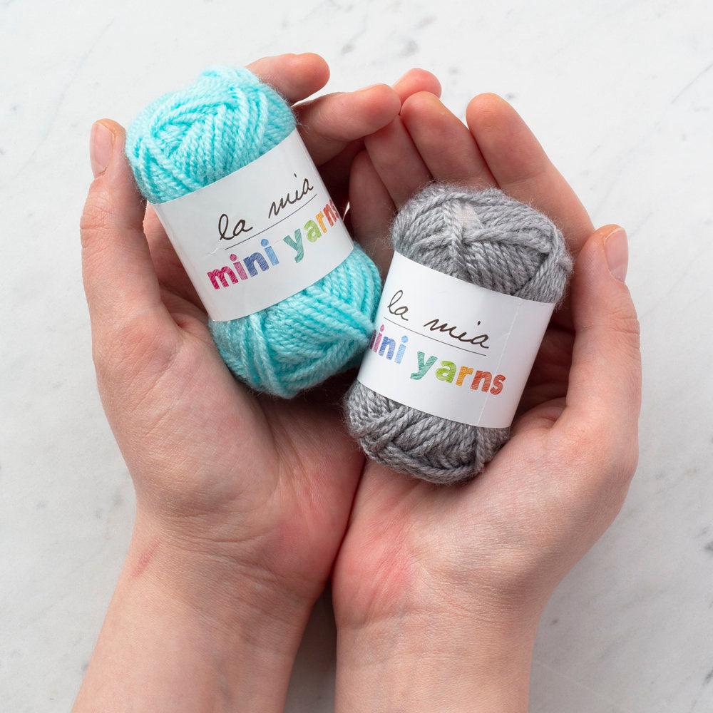 La Mia Mini Yarns 20 Skeins yarn, Assorted colors