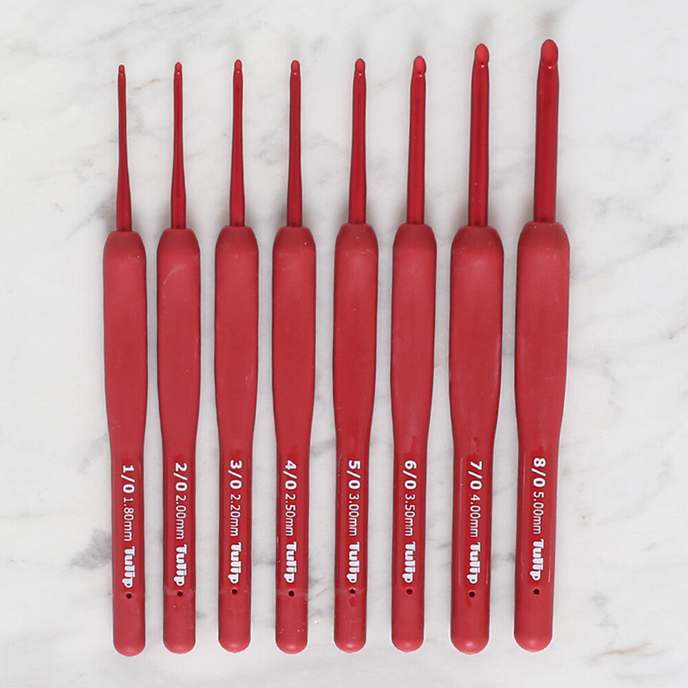 Tulip Etimo Red Crochet Hook with Cushion Grip Set