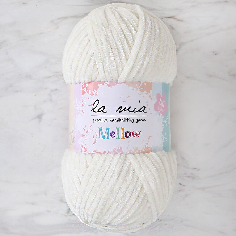 La Mia Mellow Chenille Yarn, Cream - 910