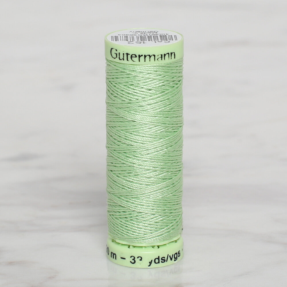 Gütermann Sewing Thread, 30m, Light Green - 152