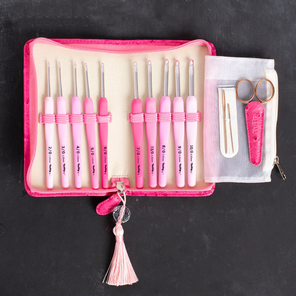 Tulip Etimo Rose Crochet Hook With Soft Cushion Set - 3 cushion grip crochet hooks featuring smooth top hook tip and easy grip ergonomic shape.