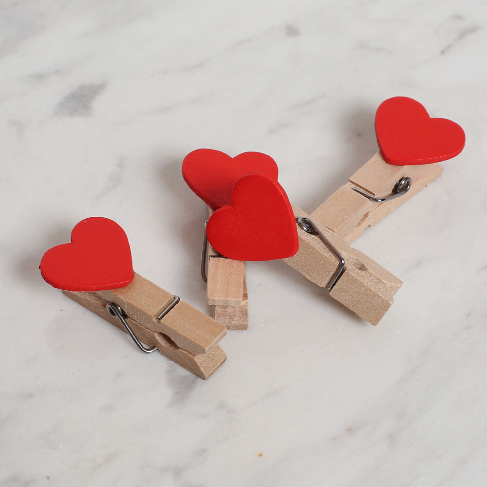 Loren 10 pcs Heart Shaped Wooden Pegs, Red