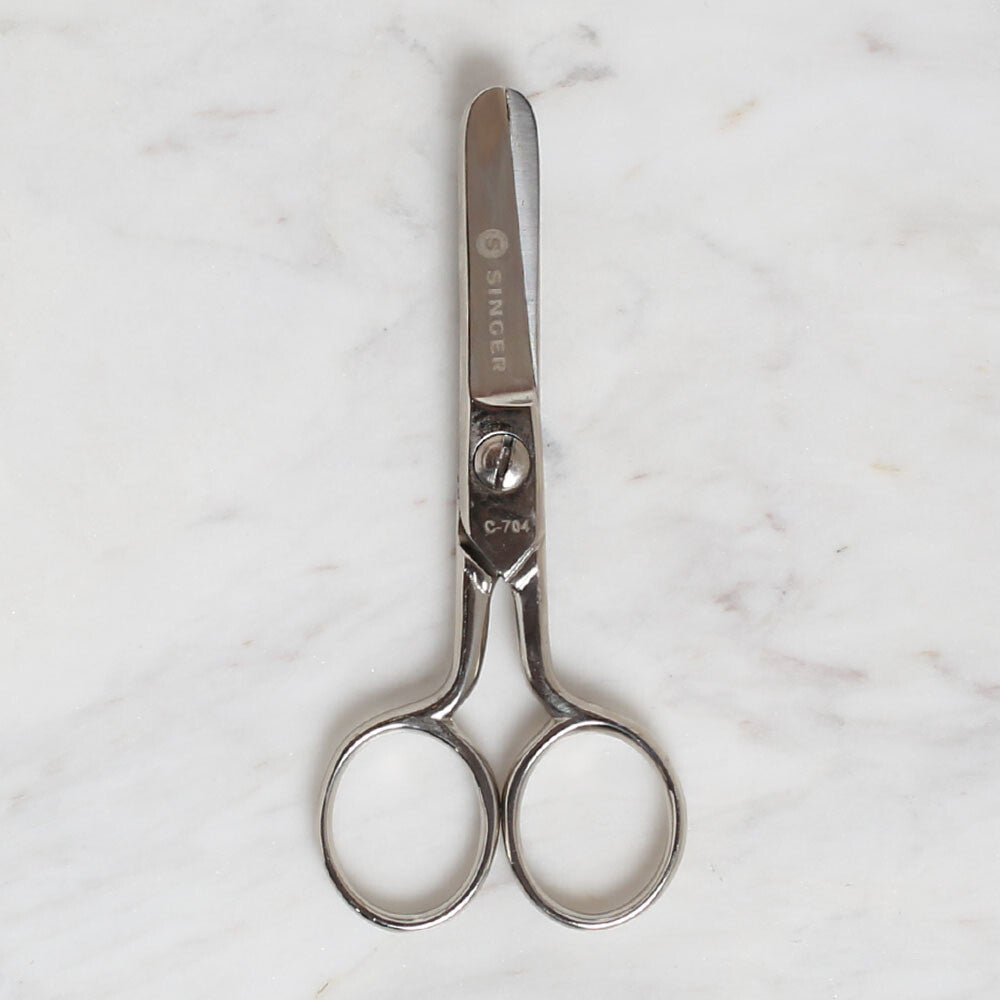 Singer Small Size Round Tip Sewing Scissors - C-704