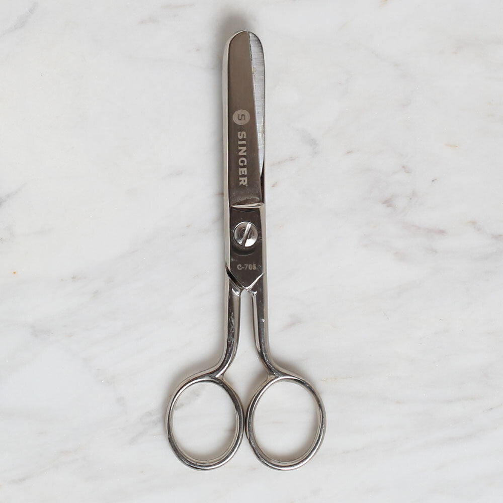 Singer Middle Size Round Tip Sewing Scissors - C-705