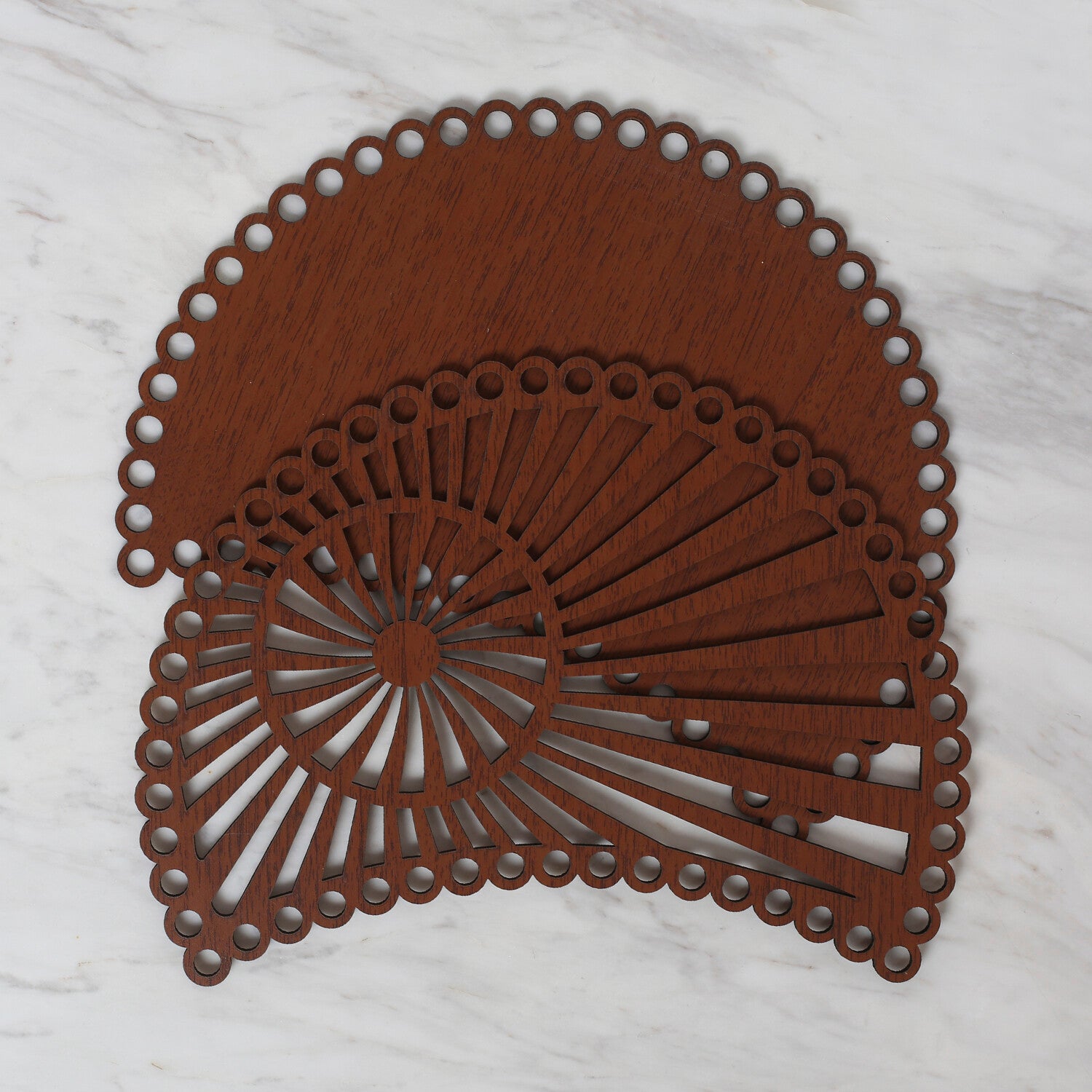 Loren Wooden Carved Patterned Macaron Bag Side Plate